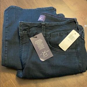 NWT NYDJ Women’s size 14p bootcut denim jeans